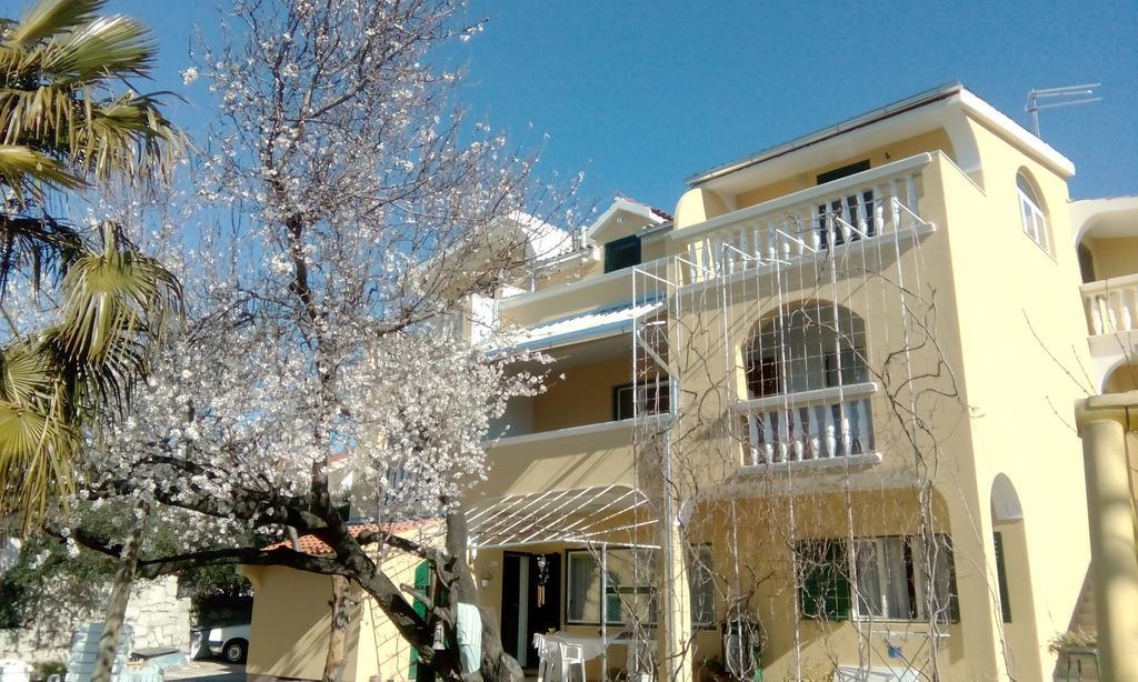Apartments Meri Vodice Exterior photo